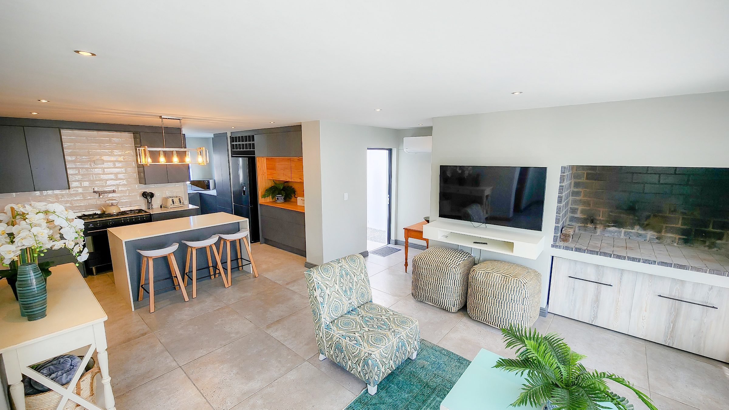 10 Seaview Close — luxury self-catering villa in Shelley Point Estate, St Helena Bay, South African West Coast